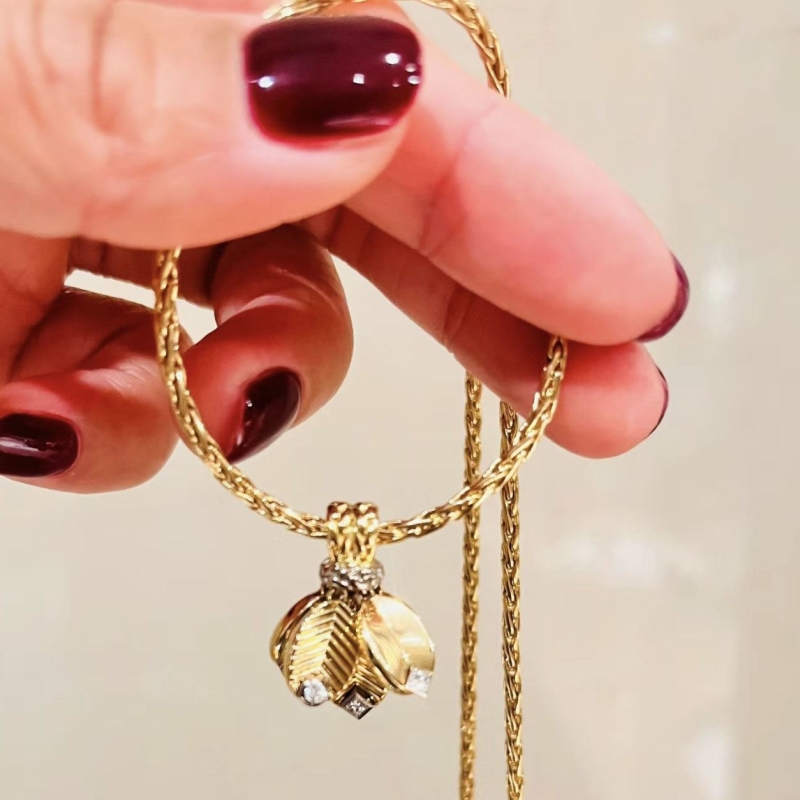 Ca*t*er necklaces